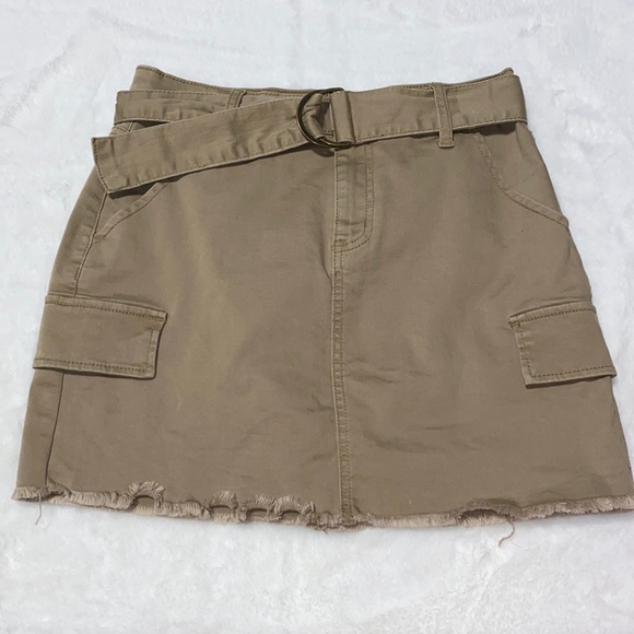 SO Dresses & Skirts - Like New SO Khaki Cargo Skirt
